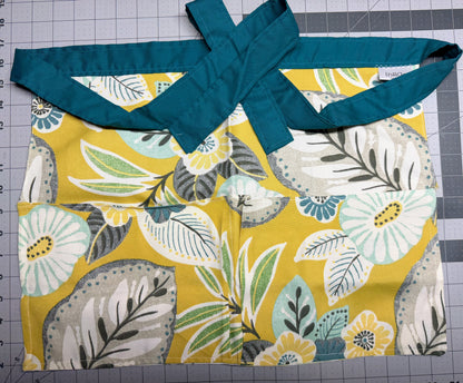 Utility half apron